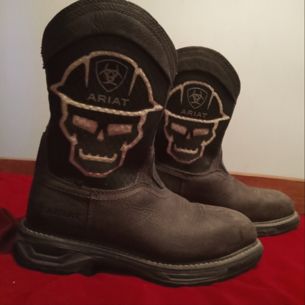 Ariat Men's WorkHog Carbon Toe Leather Roughneck Boots